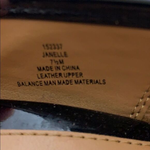 Softshoe Janelle Black Buckle Heels Size 7.5 - Picture 5 of 6